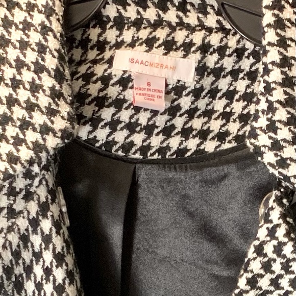 Stunning double-breasted houndstooth blazer. In excellent condition. Size 6. - Picture 4 of 5